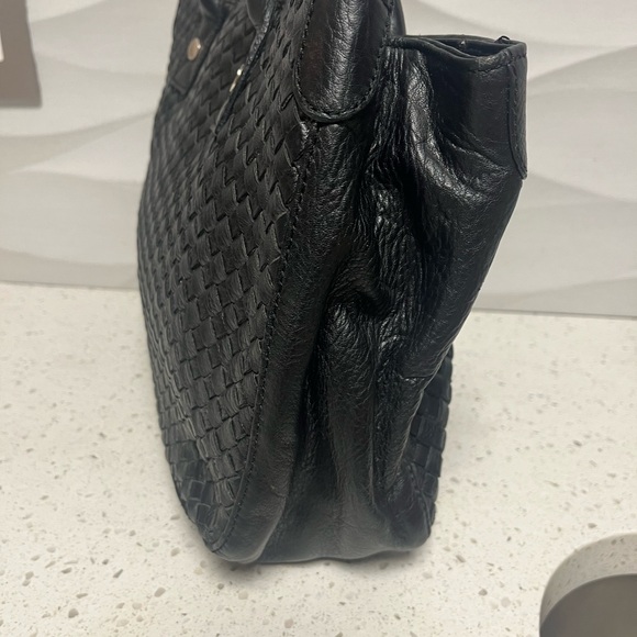 Valerie Stevens Black Woven Shoulder Bag - Picture 6 of 7